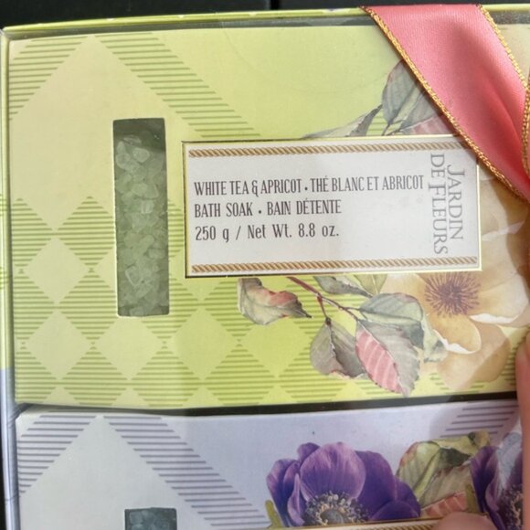 Gift Set of 3 Bath Salts Soak Jardin de fleurs NIB Bathroom Relax Self Care - Picture 7 of 7